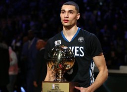 【排列五官方】电竞盛宴再升级！预测KPL春季赛冠军，携手瓜分史诗级现金奖池