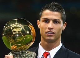 排列五_峡谷五年·竞变东方，一款游戏如何重塑中国电竞的生态与想象