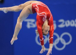 排列五_德转历史身价榜揭晓，四巨星身价峰值突破2亿欧元，梅西C罗排名引热议